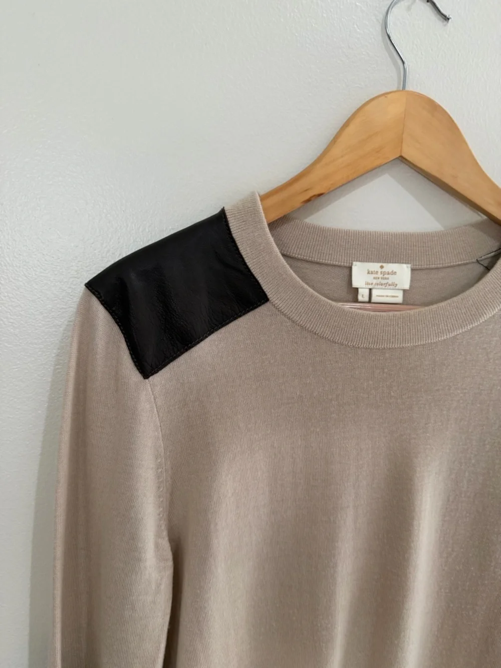 Kate spade genni sweater 100%wool with leather patches  Size large